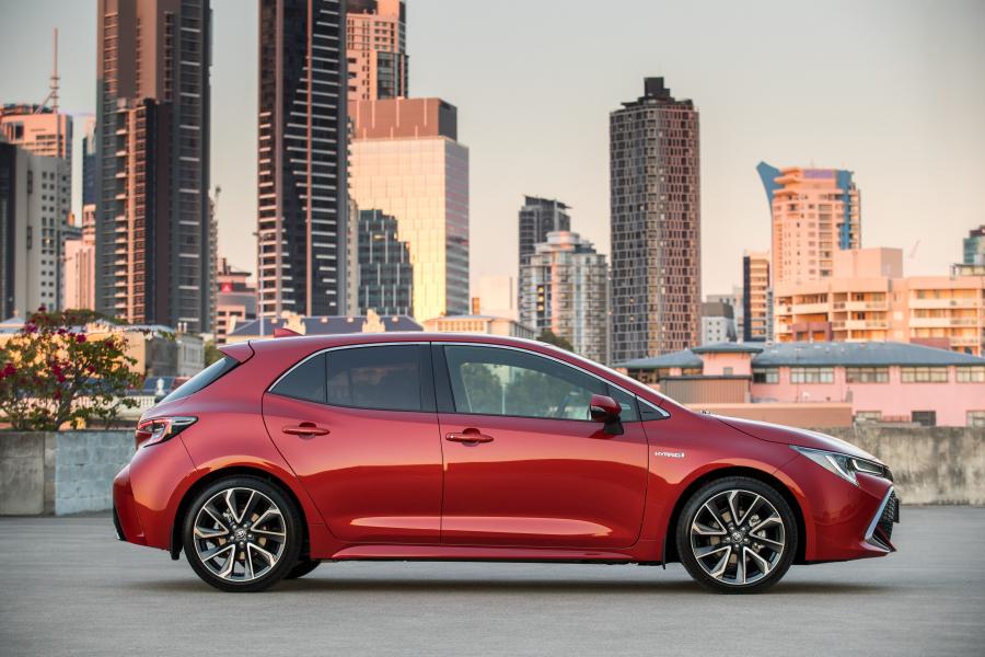  Toyota Corolla ZR Hybrid 2018 года  (AU) (фото 25 из 30)